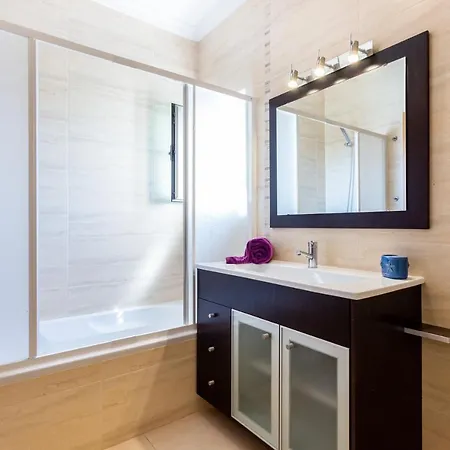 Fountain Apartment *